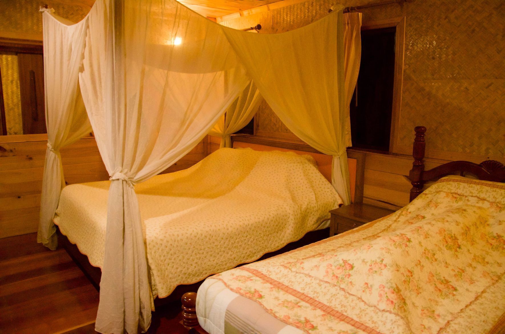 Free minibar items, desk, free WiFi, bed sheets