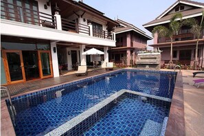 Outdoor pool - Baan Soontree Resort (Chiang Rai)