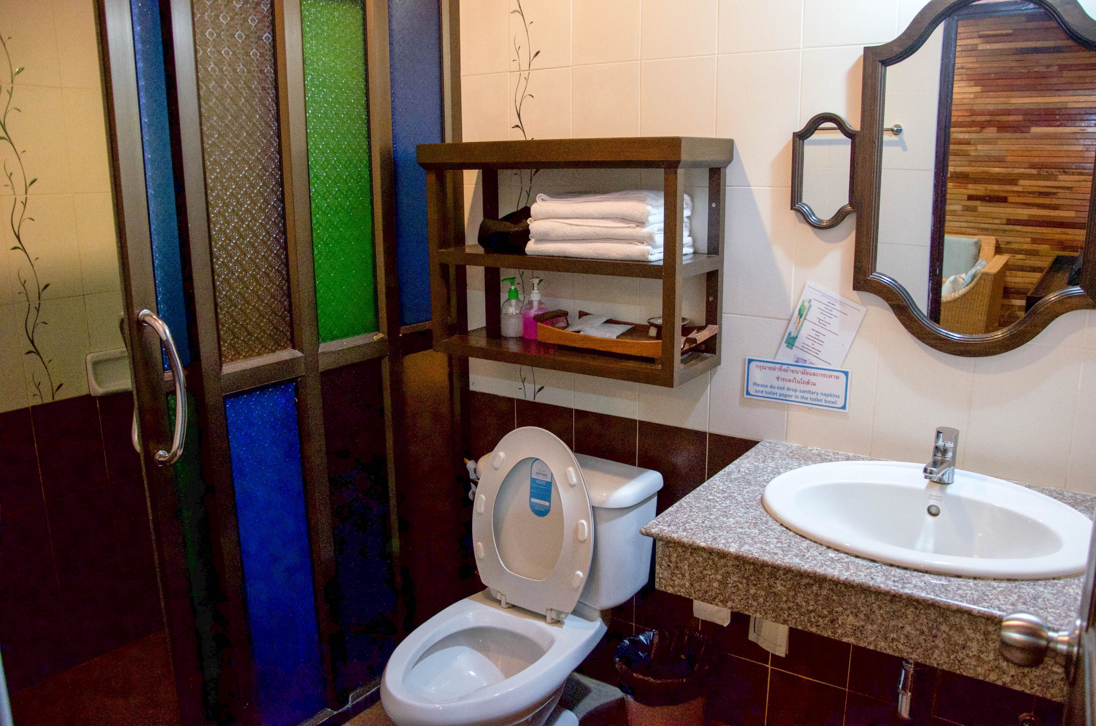 deluxe room | free minibar items, desk, free wifi, bed sheets