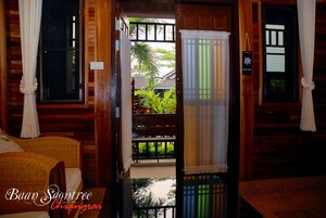 Artículos del minibar gratis, escritorio, wifi gratis y ropa de cama 