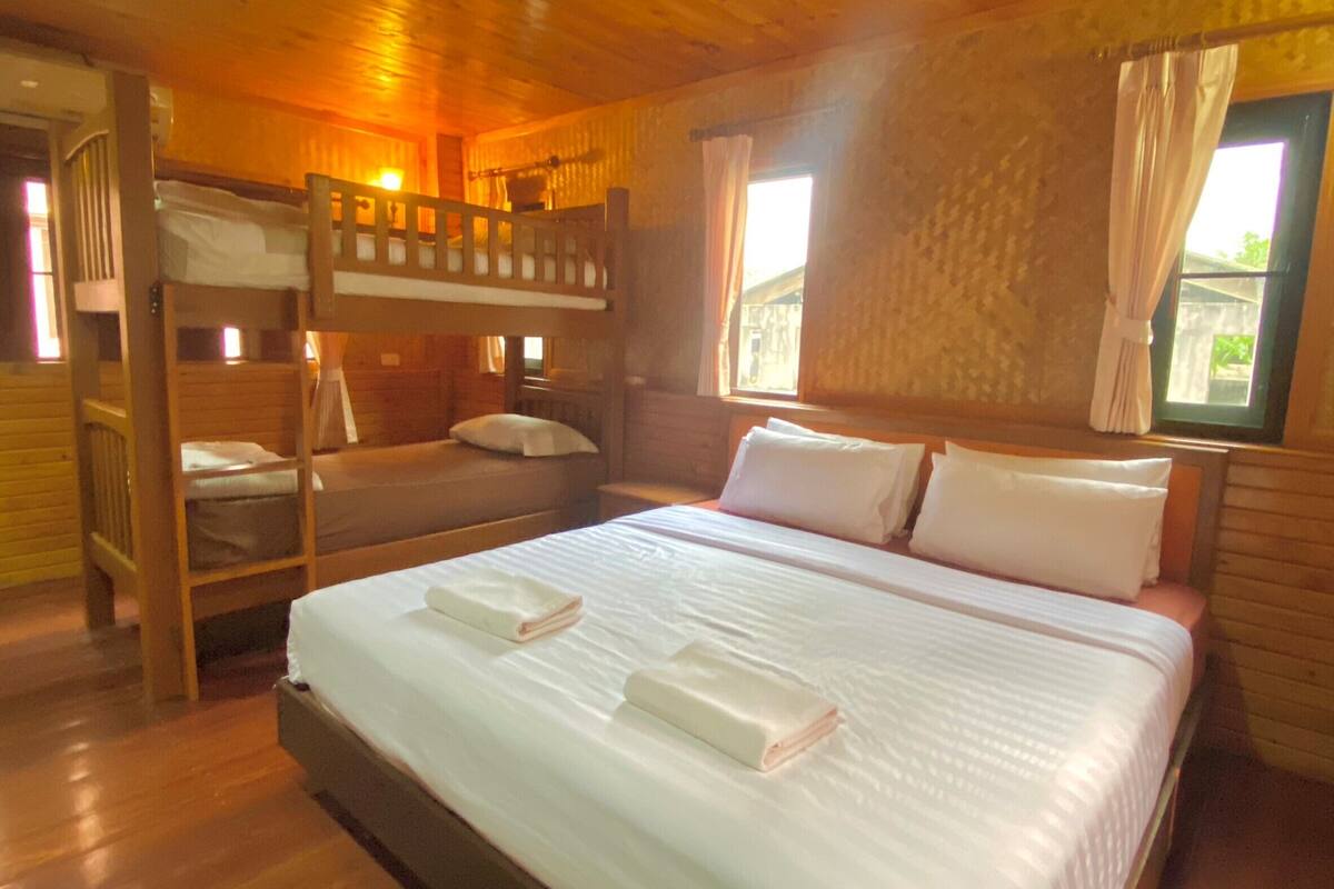 family quadruple room | free minibar items, desk, free wifi, bed sheets