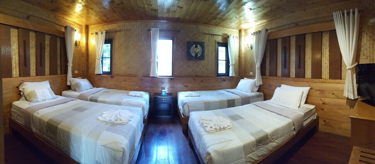 family quadruple room | free minibar items, desk, free wifi, bed sheets