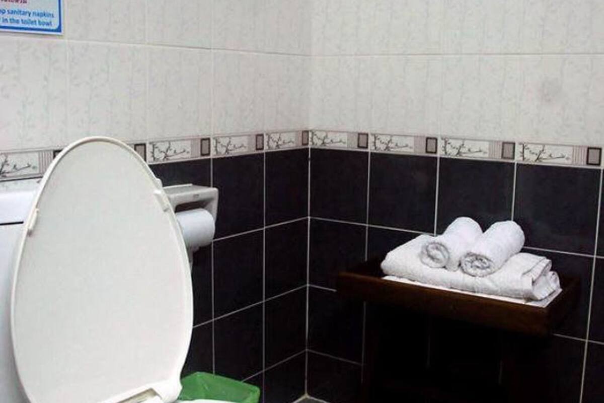 superior room | bathroom | shower, free toiletries, hair dryer, slippers