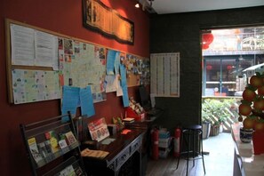 المنشأة من الداخل