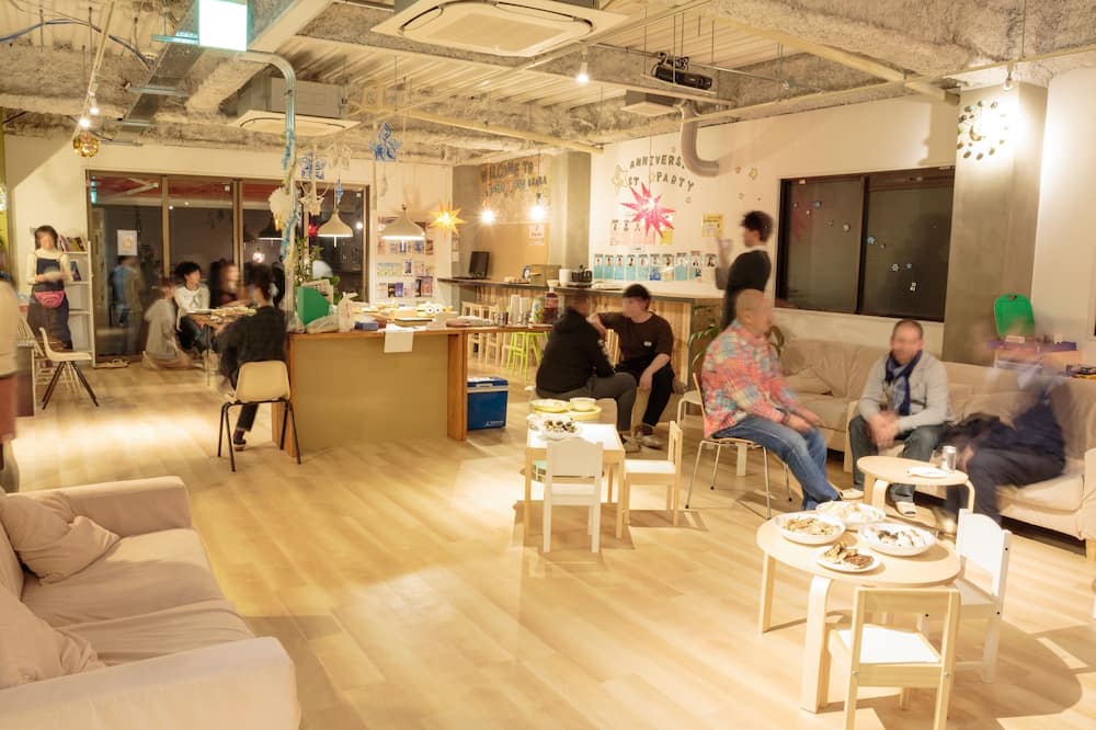 J-Hoppers Osaka Universal - Hostel
