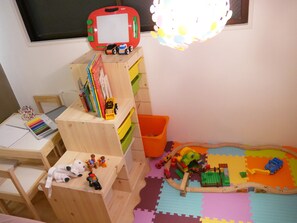 Children’s area - J-Hoppers Osaka Universal - Hostel (Osaka)