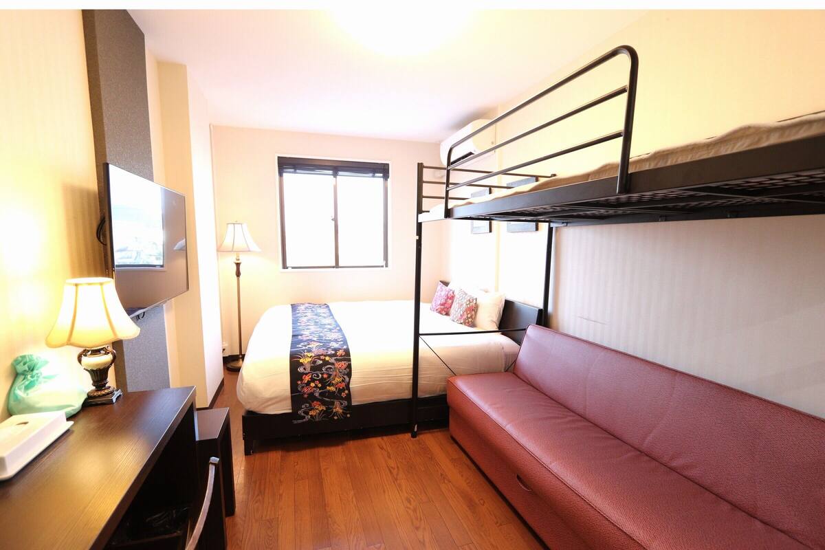 Executive King Room | Desk, free WiFi