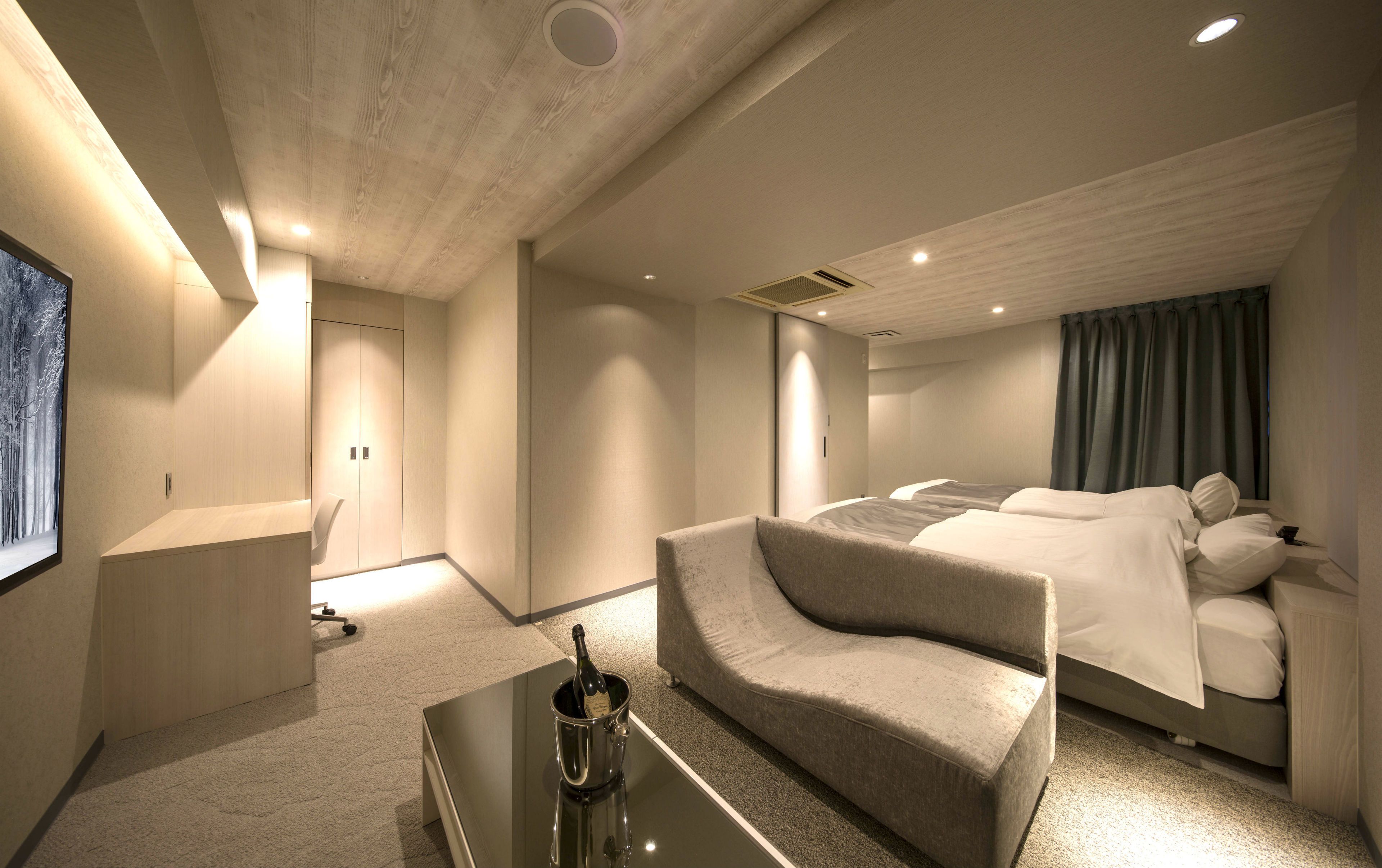 1 bedroom, in-room safe, individually decorated, desk