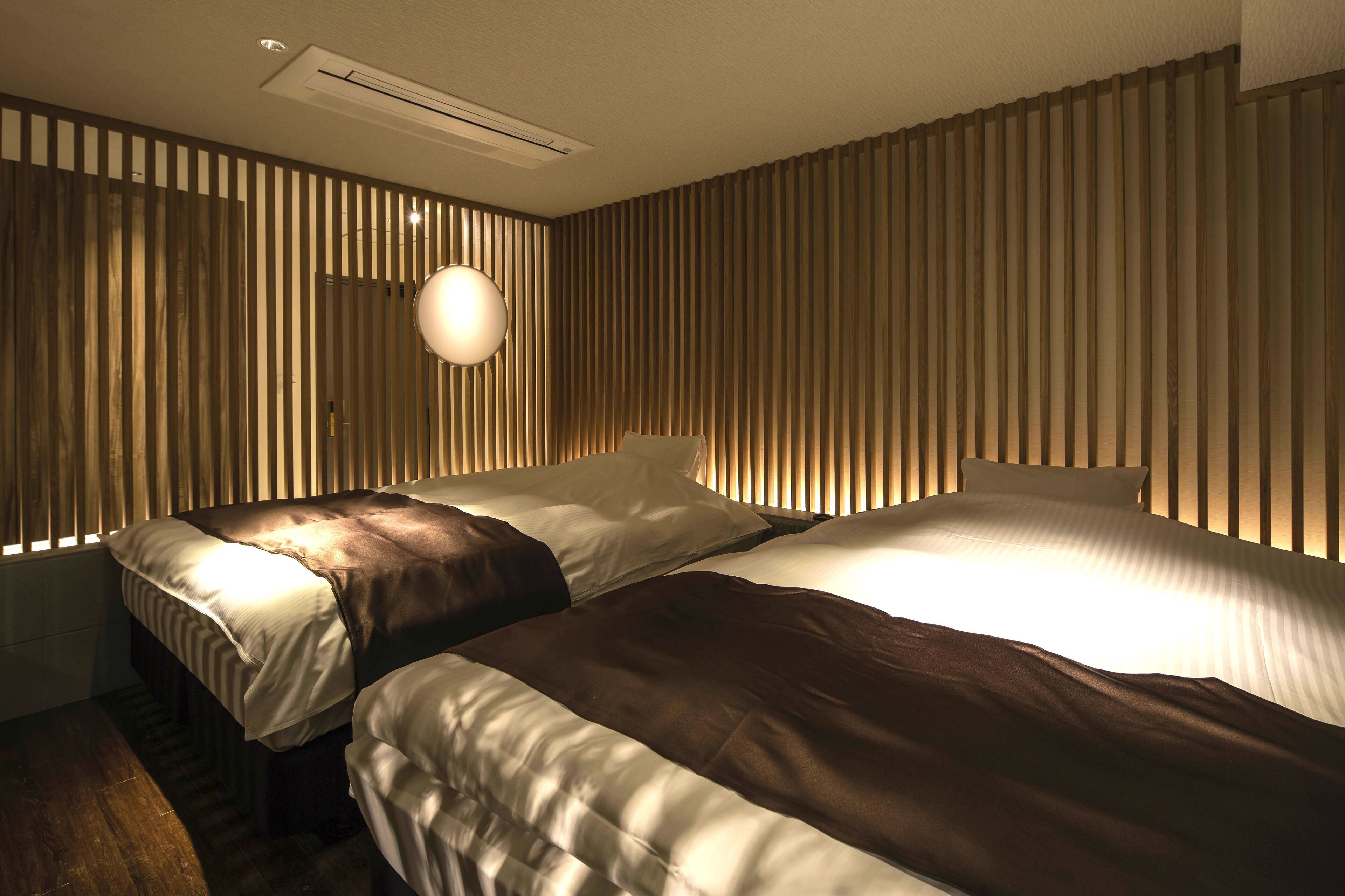 design suite, non smoking | 1 bedroom, in-room safe, individually decorated, desk