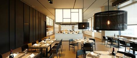 Frokostbuffé hver dag (KRW 28000 per person)