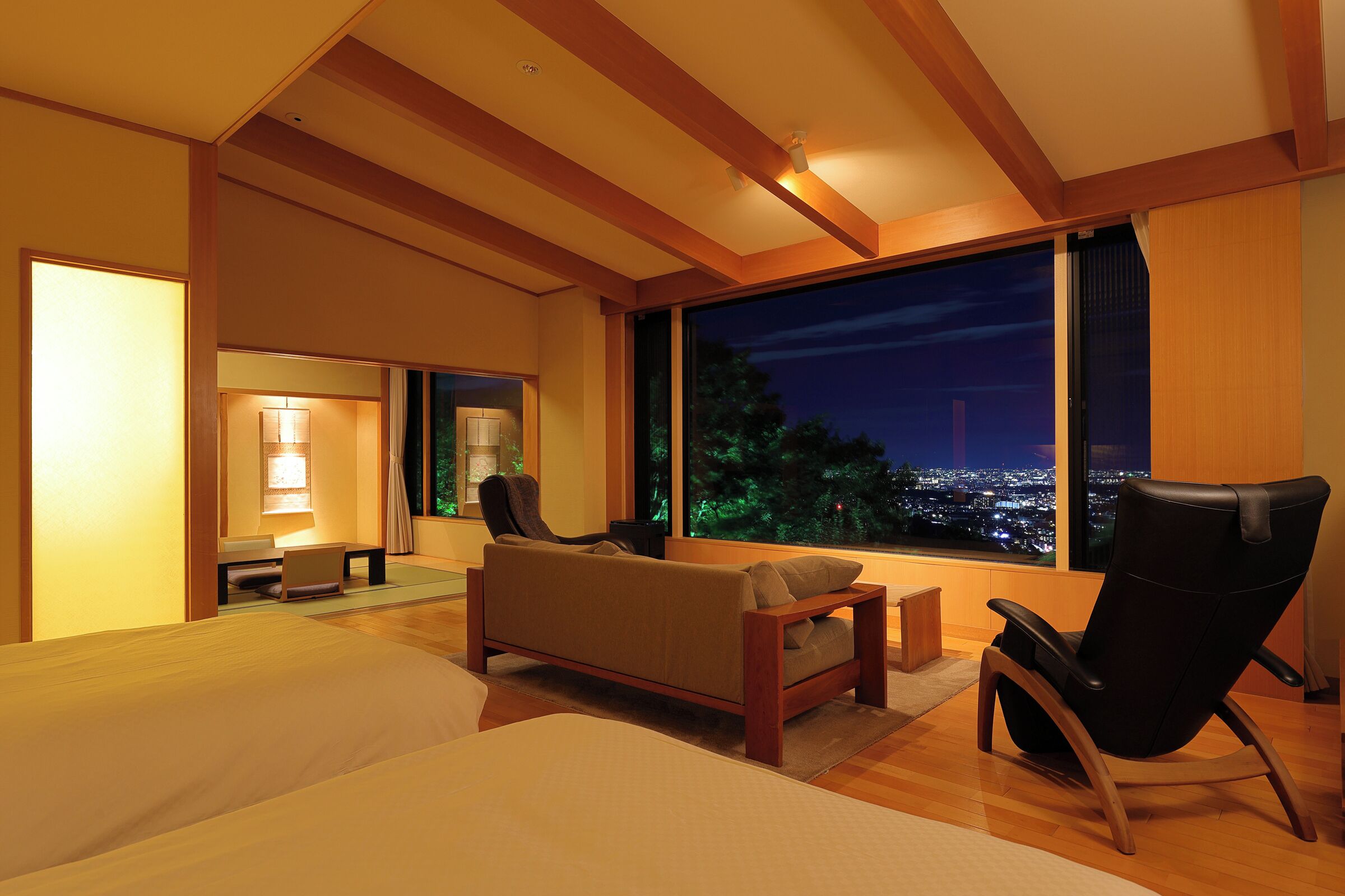 In-room safe, free WiFi, bed sheets