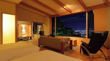 In-room safe, free WiFi, bed sheets