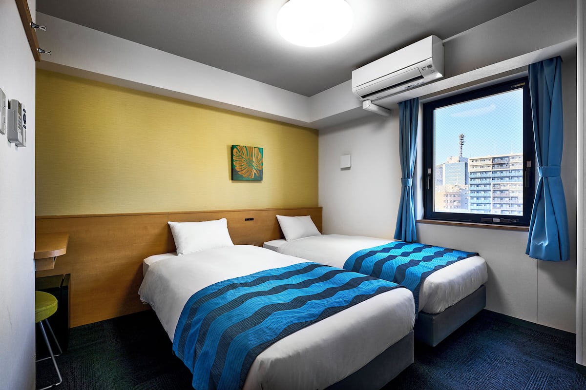 Standard Twin Room, Non Smoking | Premium bedding, desk, iron/ironing board (on request), free WiFi