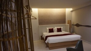 Suite Double | Minibar, desk, blackout drapes, WiFi (free) - SF Biz Hotel (Khon Kaen)