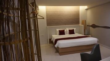 Minibar, desk, blackout curtains, free WiFi