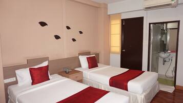 Superior Twin | Minibar, desk, blackout curtains, free WiFi