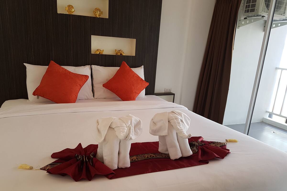 1 Bedroom Apartment | In-room safe, desk, cribs (free), rollaway beds (surcharge)