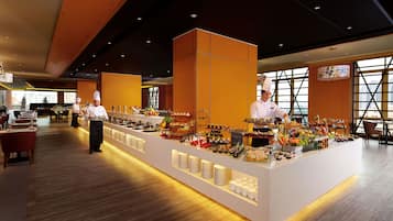 Bữa sáng buffet hàng ngày (88.00 MYR/mỗi người)
