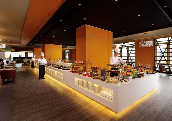 Desayuno buffet (MYR 88.00 por persona) 