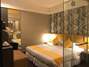 Deluxe Room | Desk, free WiFi