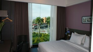 Desk, free WiFi - De Hotel (Ipoh)