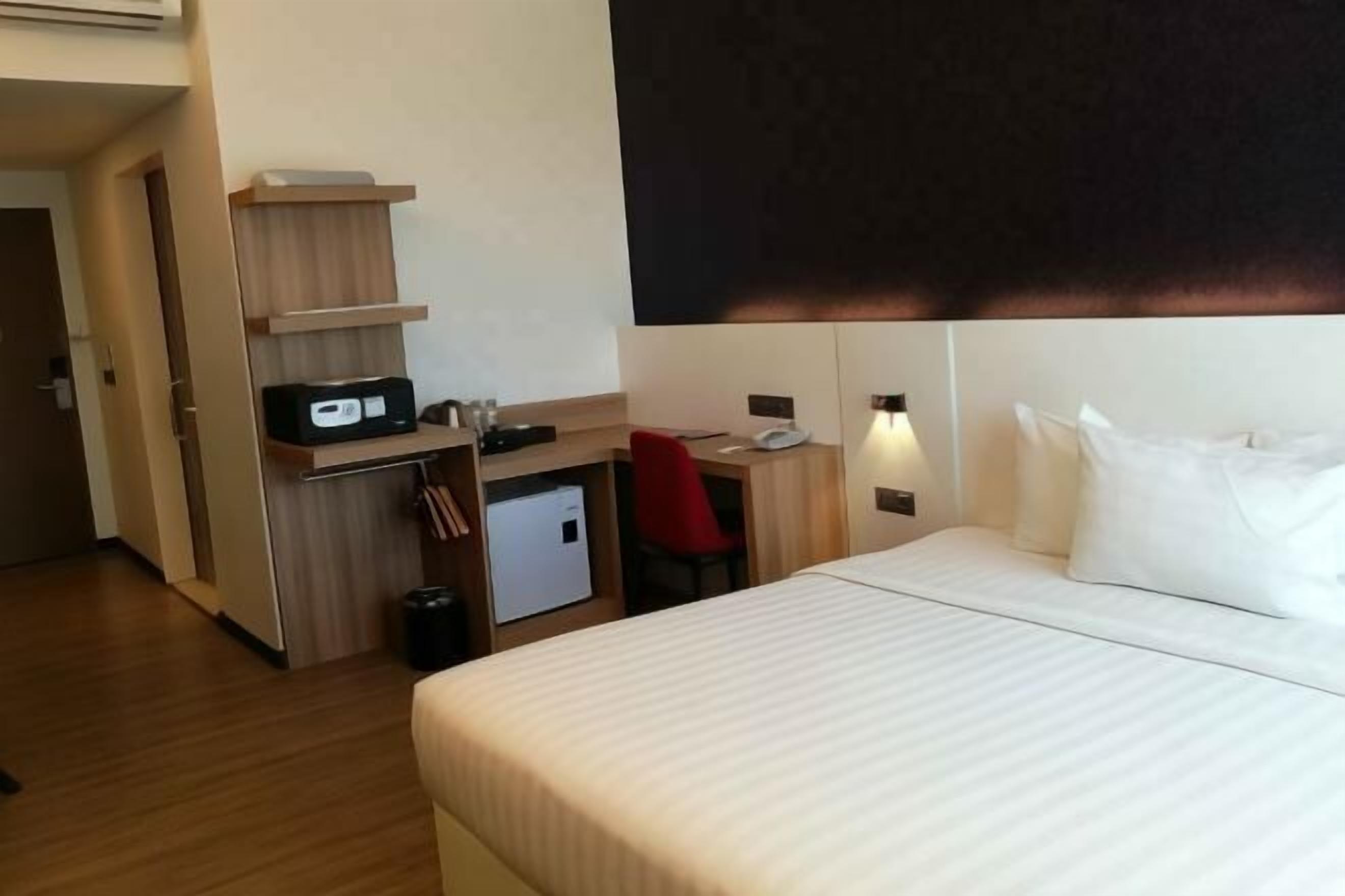 In-room safe, desk, blackout drapes, free WiFi