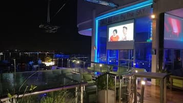 Poolside bar