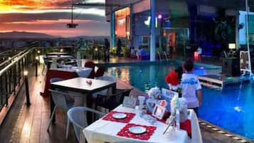 Poolside bar
