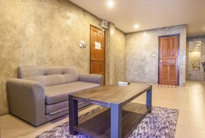 Living area - Steak & Co. Boutique Hotel (Pattaya)