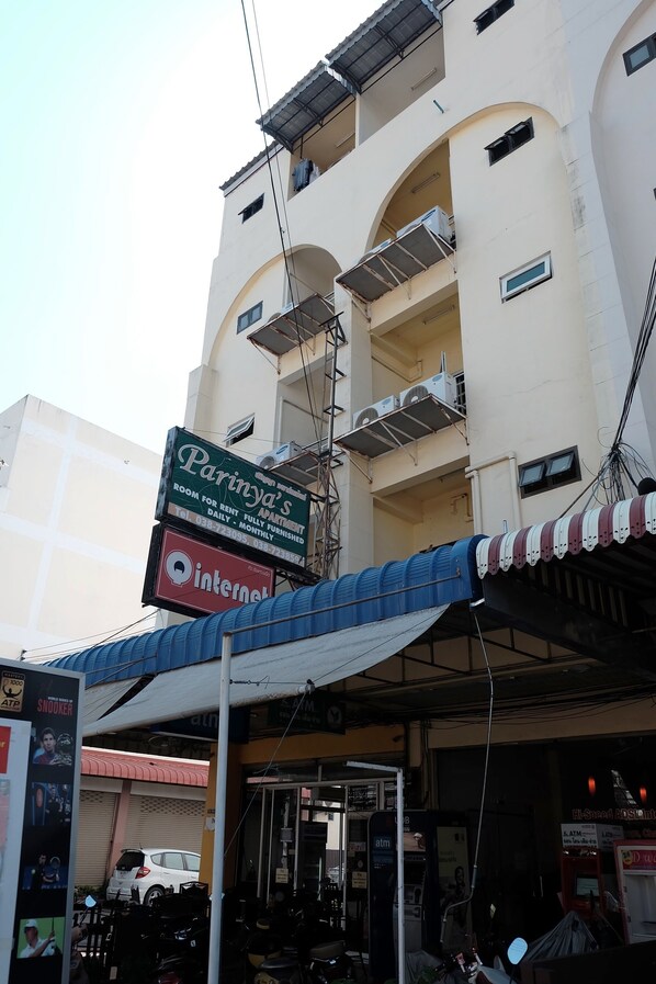 Exterior - Parinya's Apartment (Pattaya)