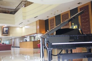 Lobby - Treva International Hotel (Jakarta)