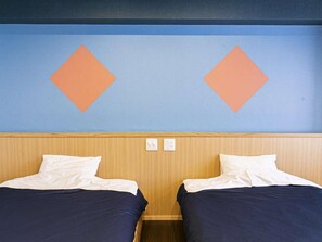 In-room safe, desk, free cribs/infant beds, free rollaway beds