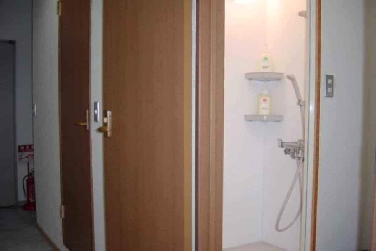 Bathroom | Separate bathtub and shower, hydromassage showerhead, hair dryer