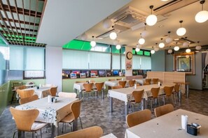 Breakfast served - Kawaguchiko Station Inn (Fujikawaguchiko)