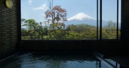 Kawaguchiko Station Inn