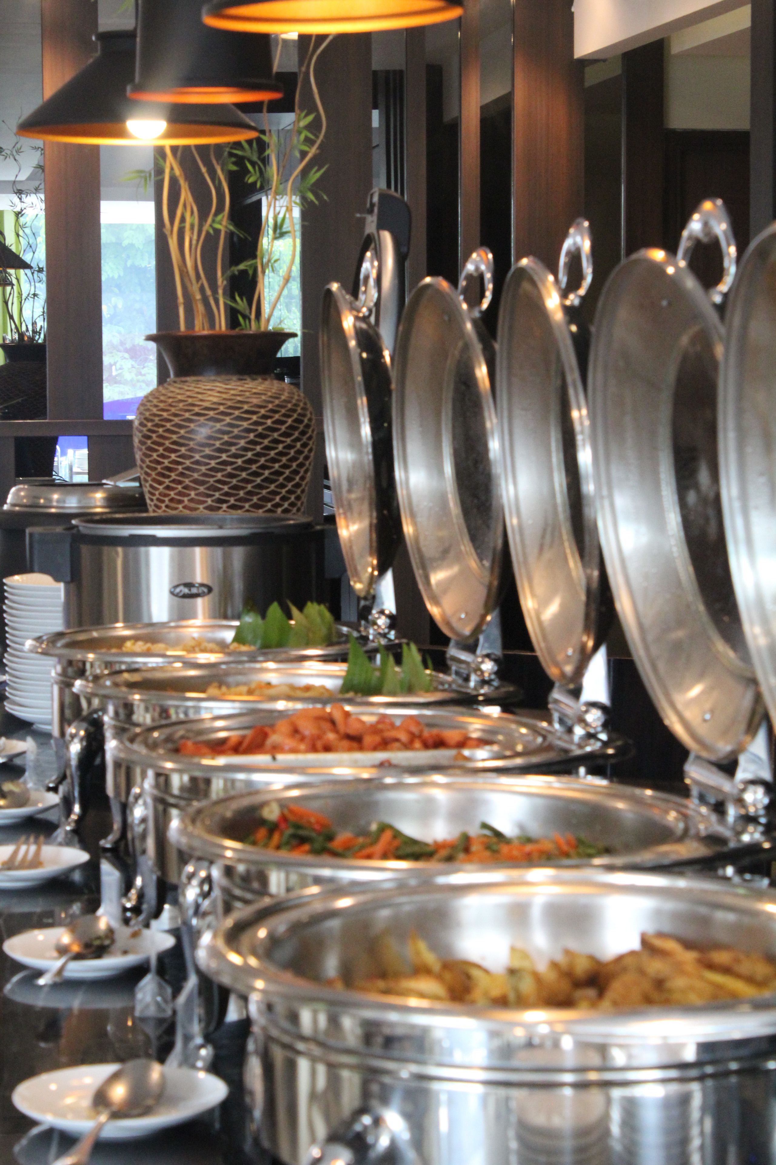 Daily buffet breakfast (IDR 65000 per person)