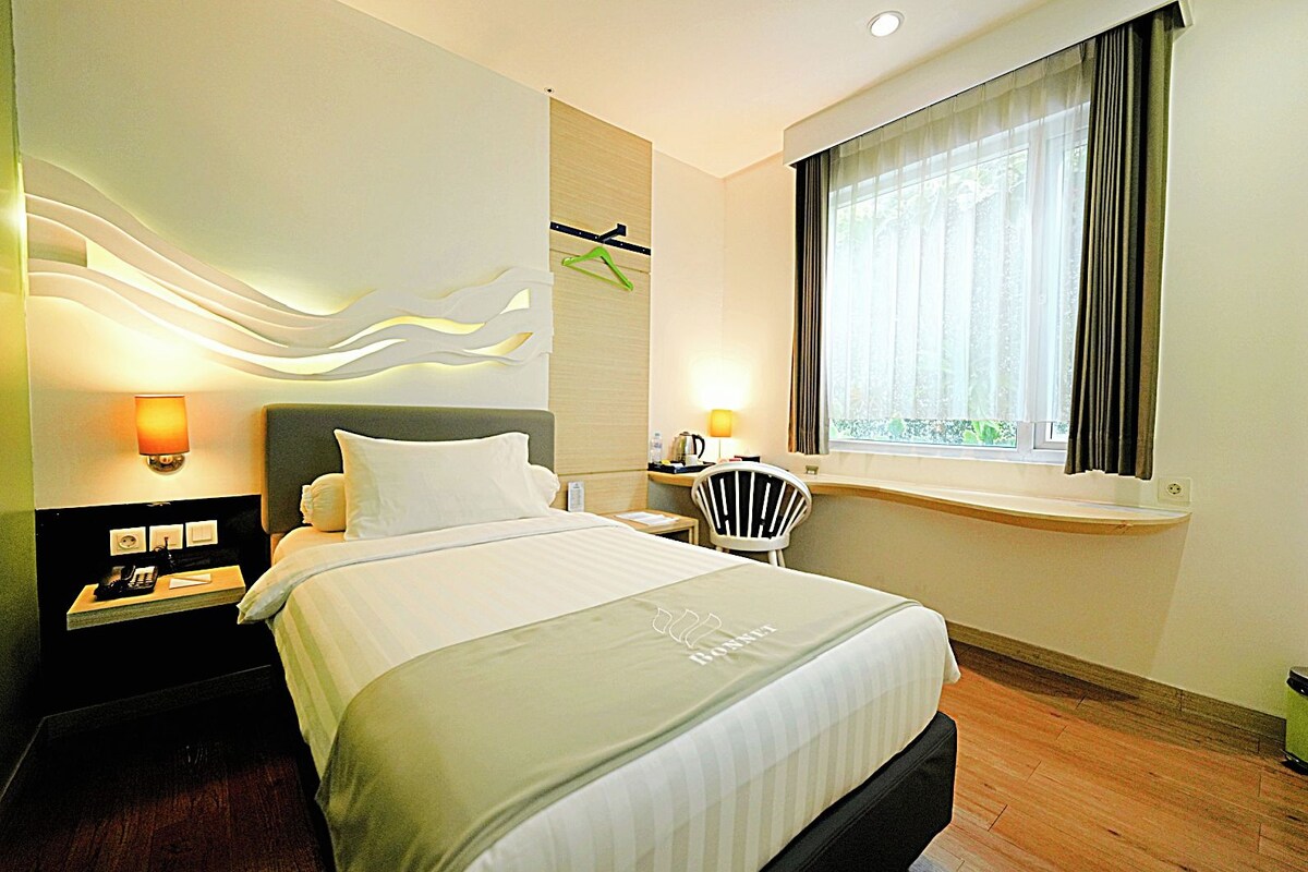 Chambre simple Standard | Coffre-fort, bureau, espace de travail pour ordinateurs portables