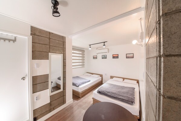 Deluxe Quadruple Room | Desk, laptop workspace, free WiFi