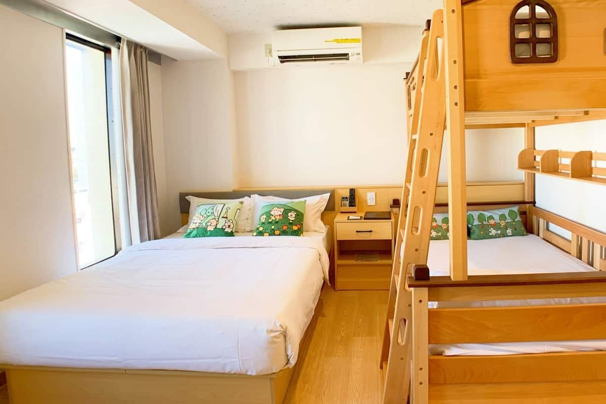 Desk, WiFi (free), bed sheets