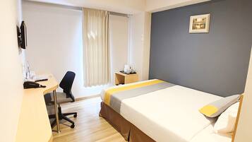 Double Room, Non Smoking | Desk, free WiFi, bed sheets