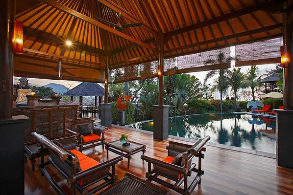 Poolside bar - Villa L'Orange Bali (Gianyar)