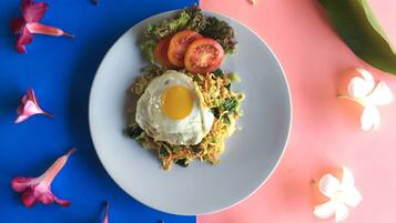 Free daily cooked-to-order breakfast