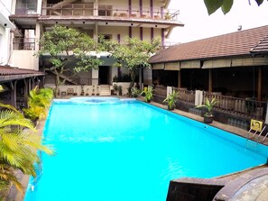 Outdoor pool - Grand Guci Hotel (Bandung)