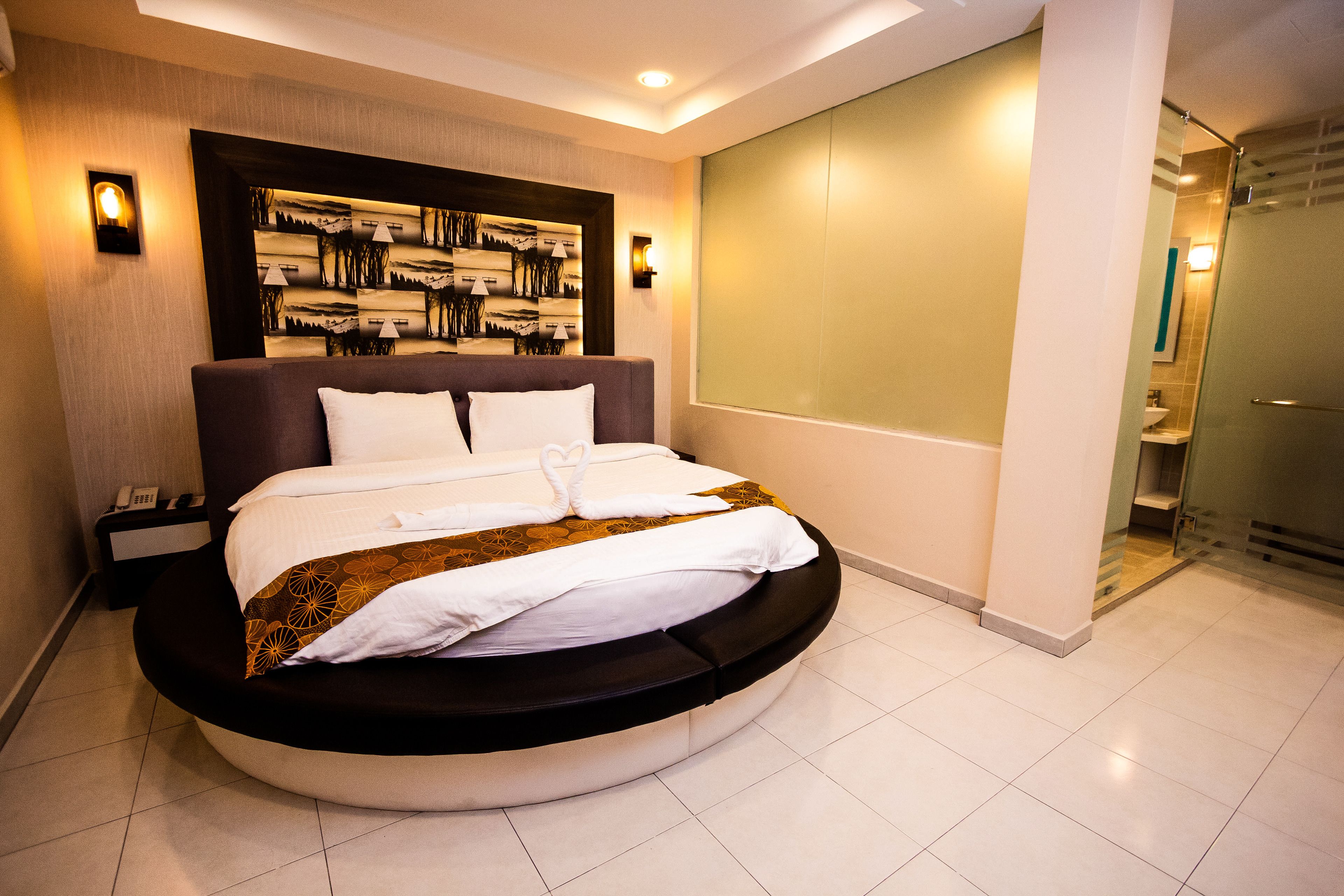 vip room with jacuzzi  | in-room safe, desk, iron/ironing board, free wifi