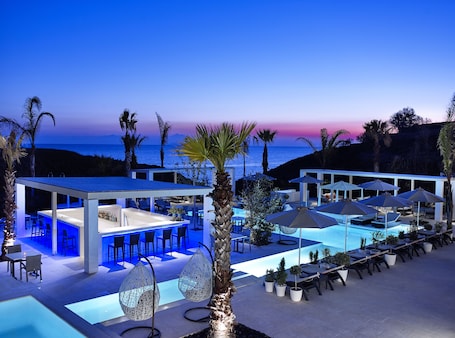 Property grounds. Aurora Luxury Suites