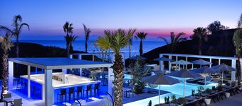 Aurora Luxury Suites