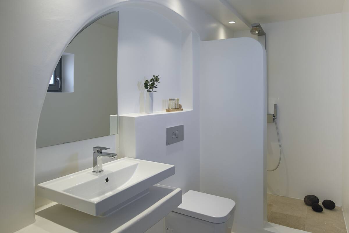 shower, designer toiletries, hair dryer, bathrobes