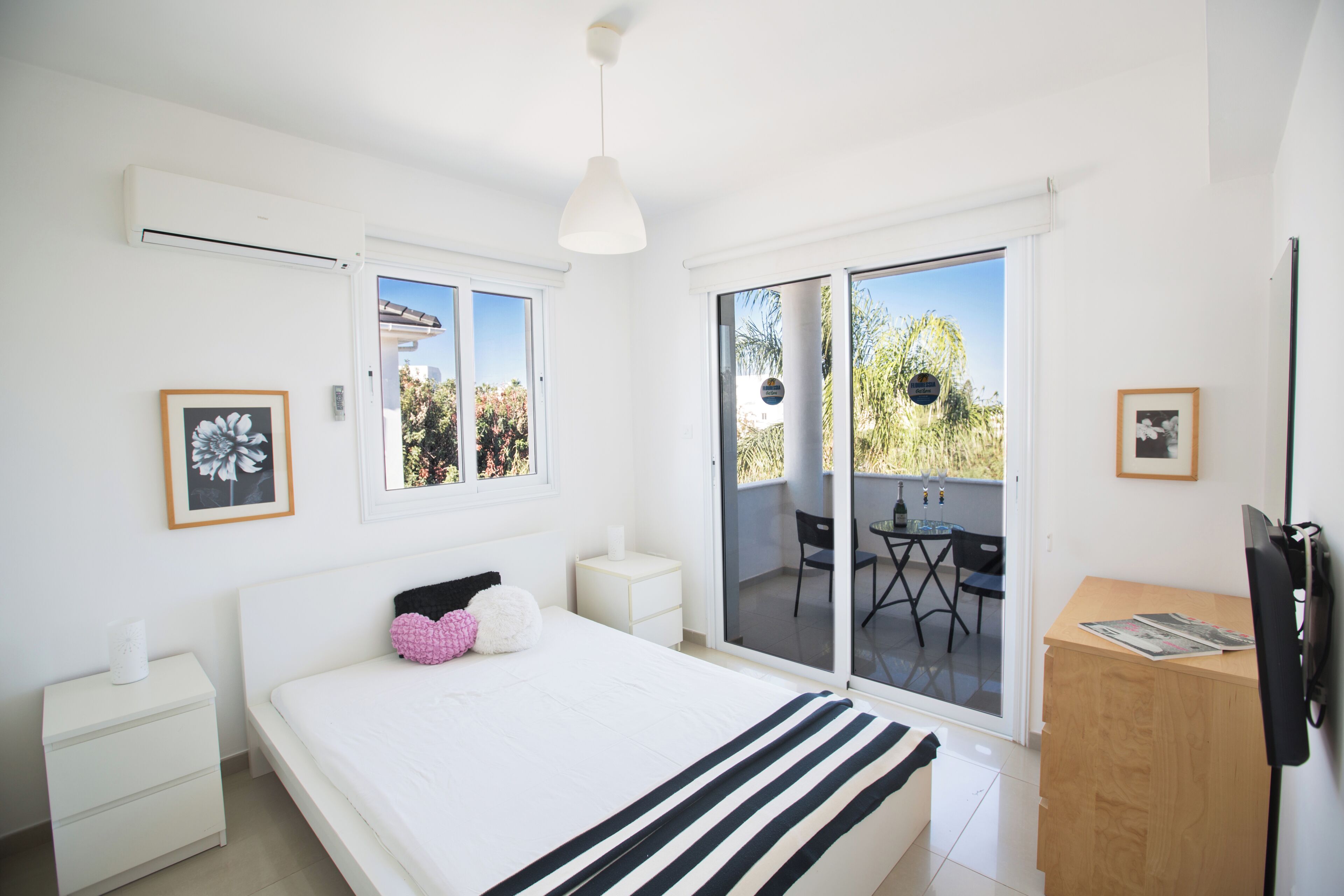 In-room safe, soundproofing, iron/ironing board, free WiFi