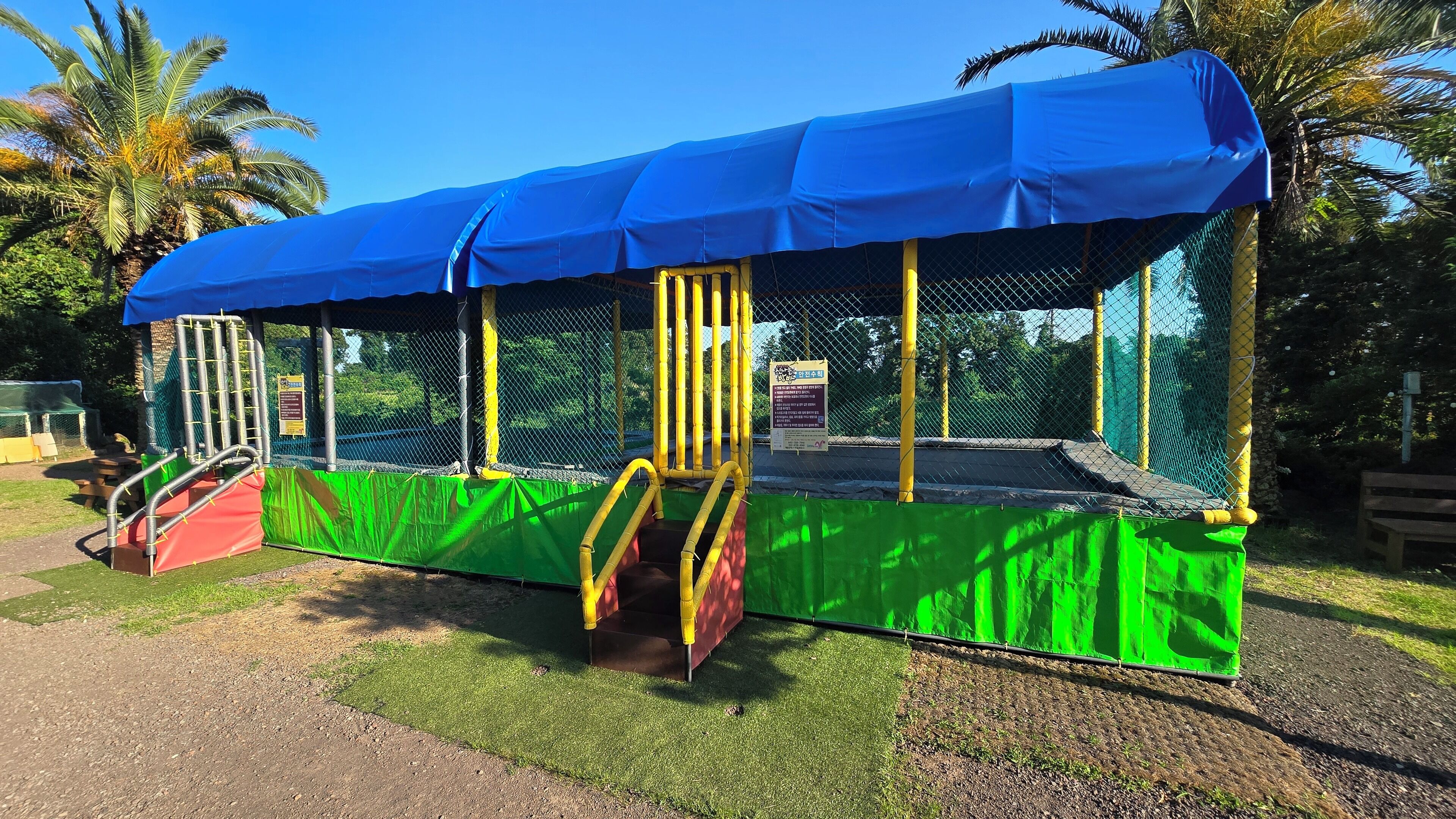 children’s play area – outdoor