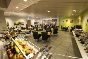 包含每日自助早餐